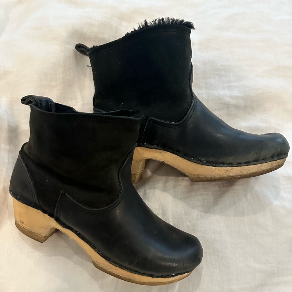 No. 6 shearling clog boot